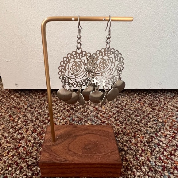 Silver tone laser cut rose flower dangle fan statement earrings large shiny - Picture 3 of 4